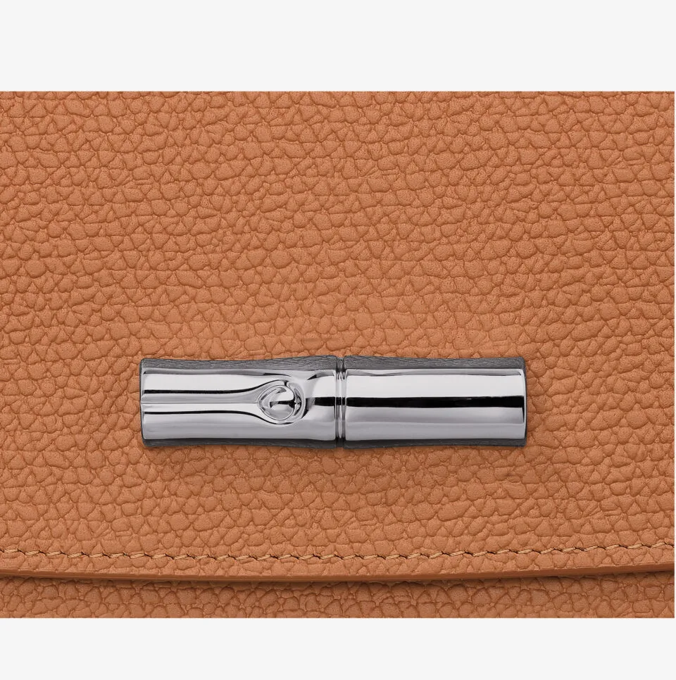 Cartera Longchamp Le Roseau con solapa nuez - Imagen 3