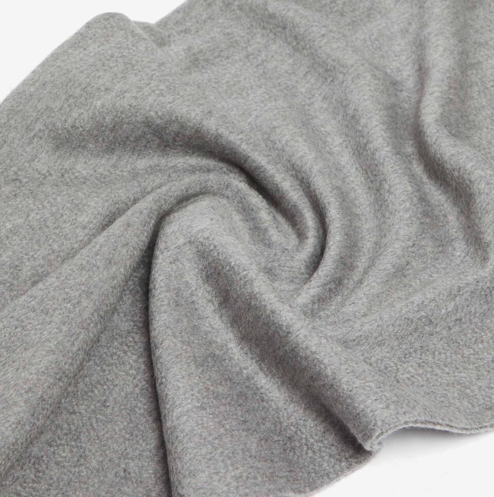 Estola Max Mara cashmere bordado gris_03