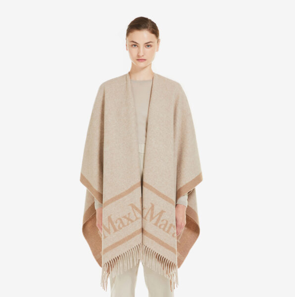 Poncho Max Mara arena_02